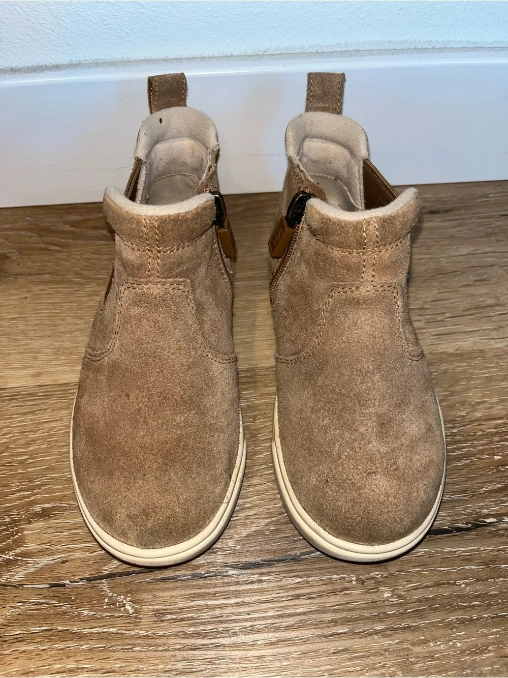 UGG Kids Light Brown Suede Zip Chelsea Boots